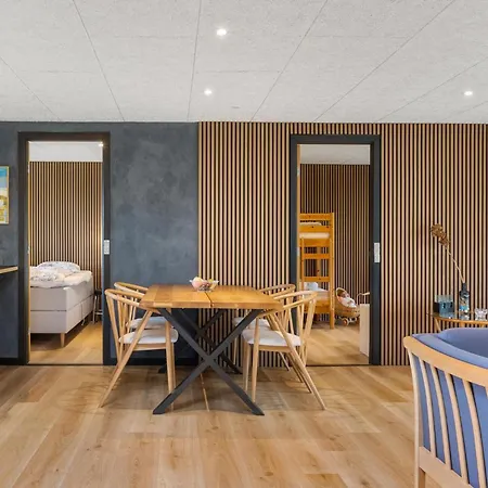 2 Bedroom Awesome In Hébergement de vacances