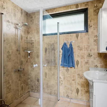 2 Bedroom Awesome In