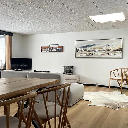 2 Bedroom Awesome In *
